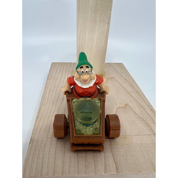 Snow White 1992 Doc Mine Cart 2.25" Tall McDonald's Action Figure Disney - Picture 2 of 2